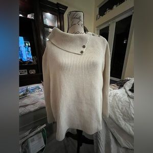 Ralph Lauren med sweater such a great sweater heavy! Cream color! Super